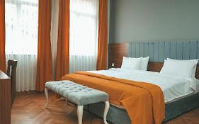 Palm Hotel